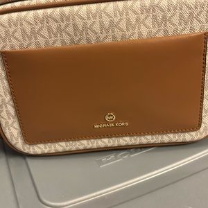 Michael Kors, camera bag, Crossbody cream light, brown, dark brown monogrammed,